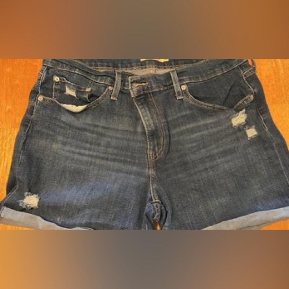 Women’s Levi Shorts